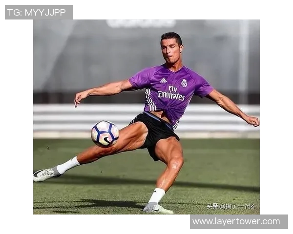 模仿足球明星跑步动作提升运动表现的技巧与训练方法分享